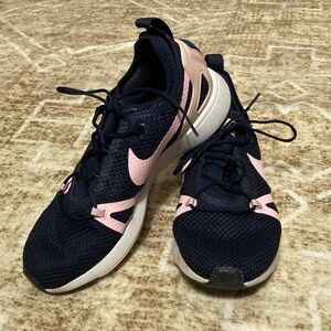Nike Duel Racer Women’s Black and Pink Athletic Shoes Size 6Y Women’s 7.5